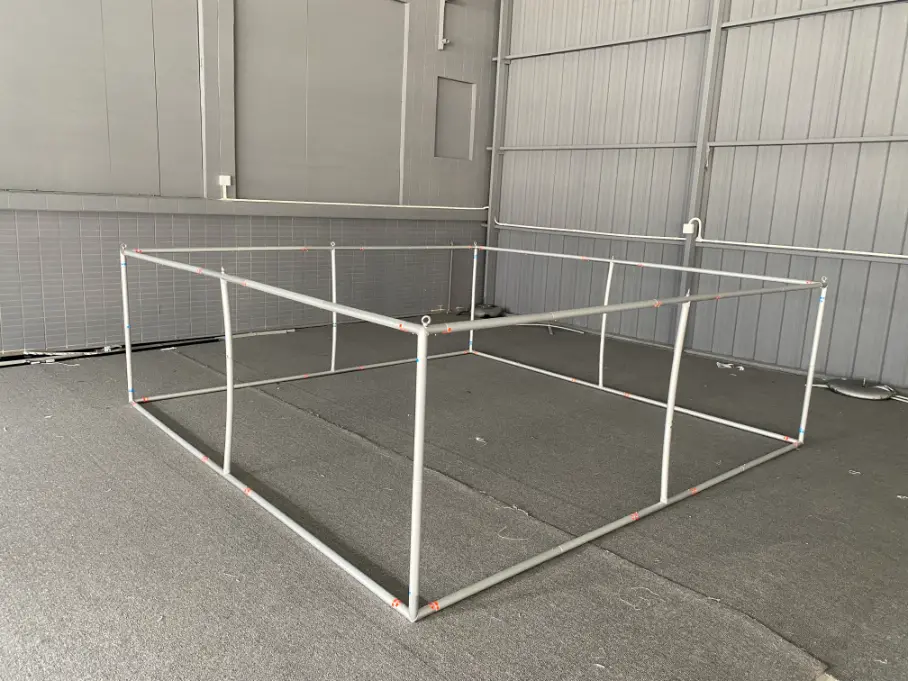 Hé, avez-vous besoin d'un cadre de support de toile de fond solide ? Parlons.